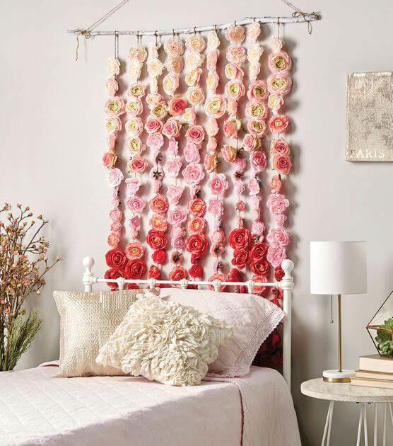 decoração de quarto feminino com flores