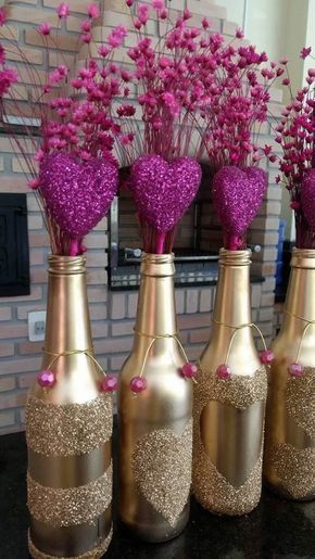 garrafas decoradas com coração e tinta dourada
