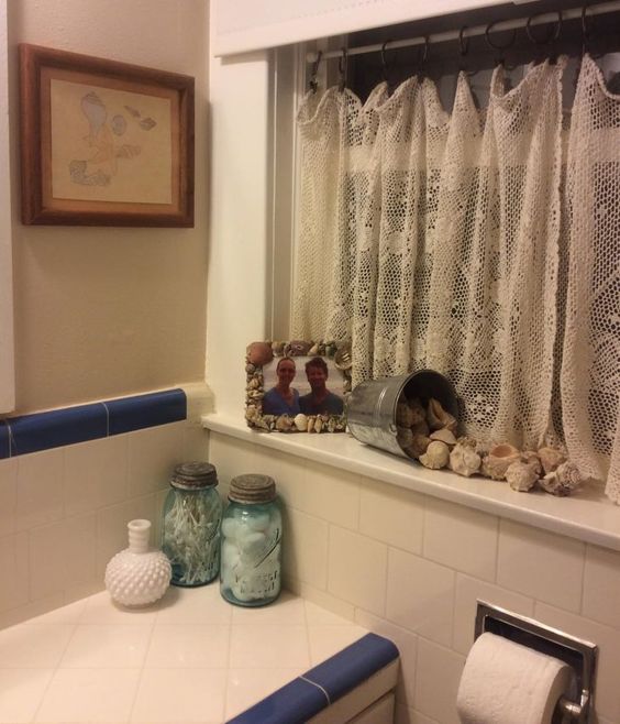 cortina de crochê para banheiro simples